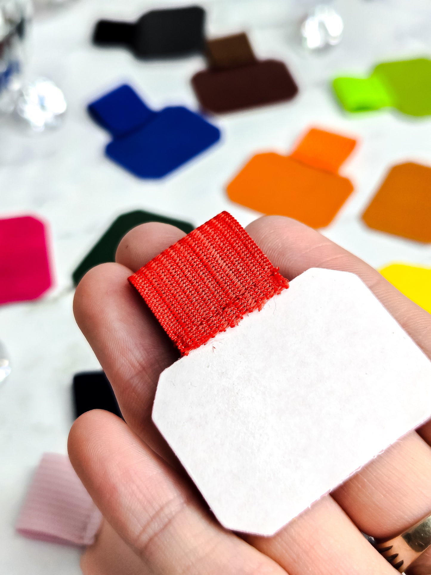 Sticky elastic pen loop for planner
