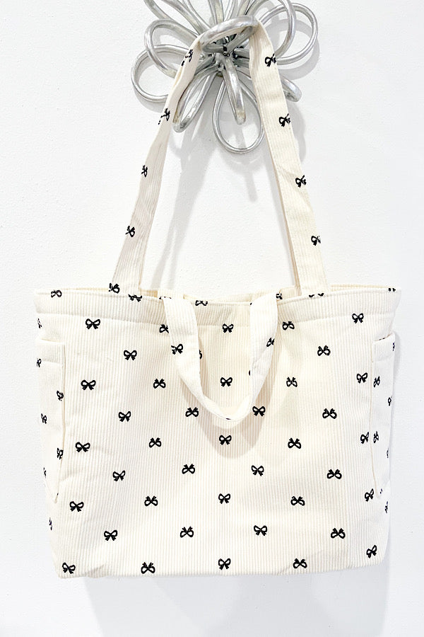 SC - ETA 5/12 - Brittany Cream Bow Print Tote Bag