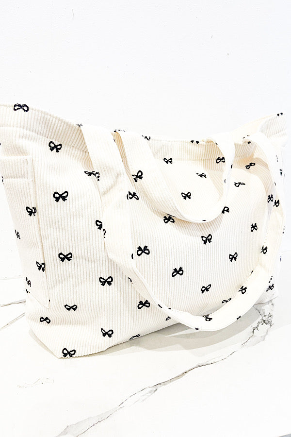 SC - ETA 5/12 - Brittany Cream Bow Print Tote Bag