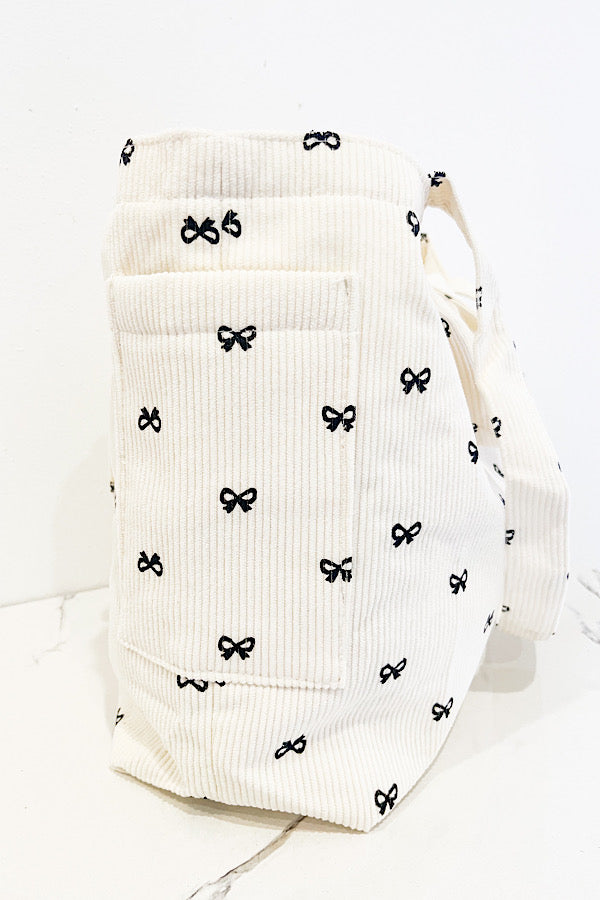 SC - ETA 5/12 - Brittany Cream Bow Print Tote Bag