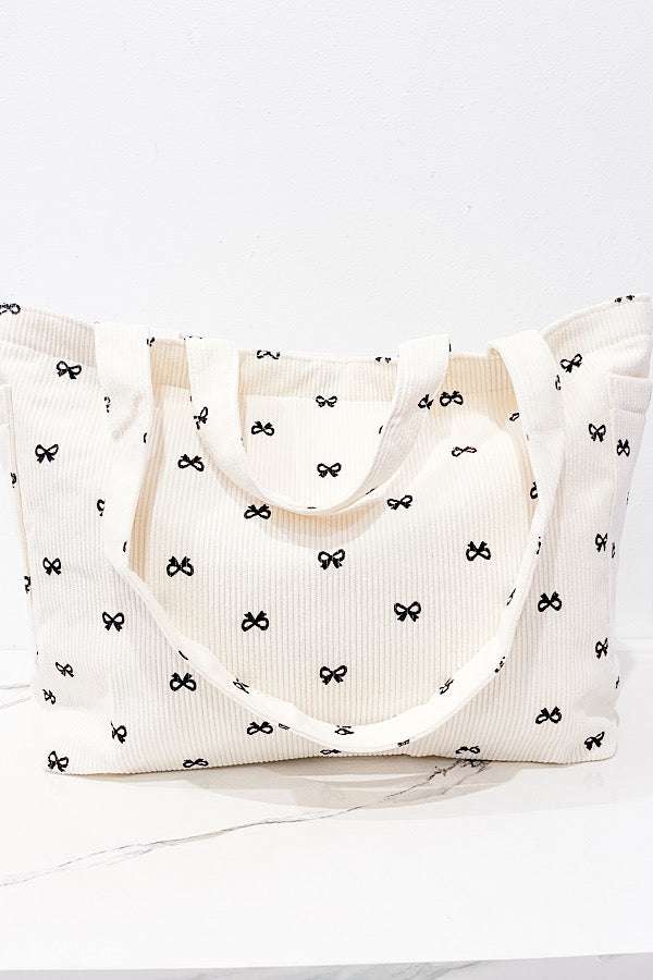 SC - ETA 5/12 - Brittany Cream Bow Print Tote Bag