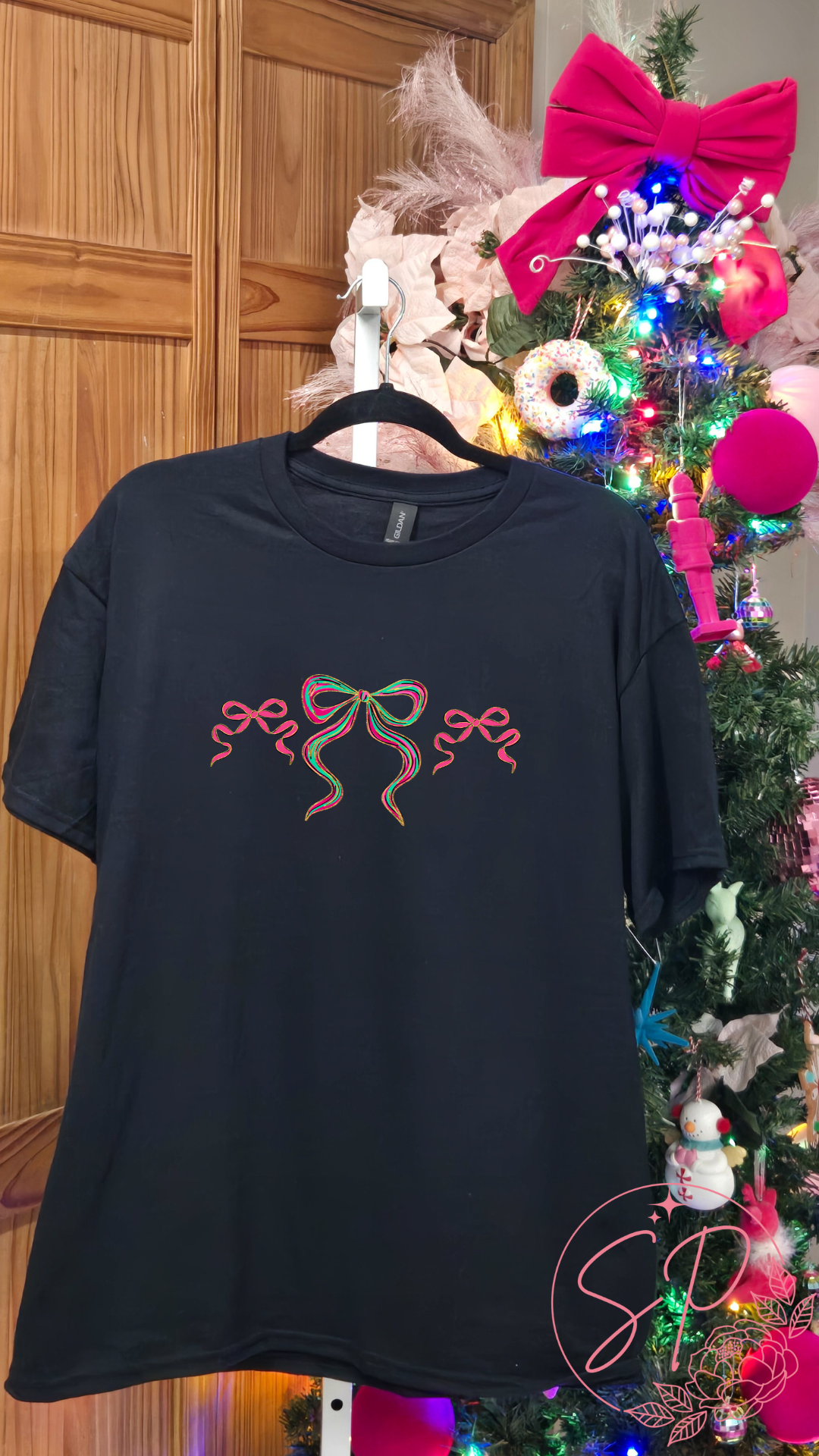 Christmas Bows Pink Friday exclusive graphic