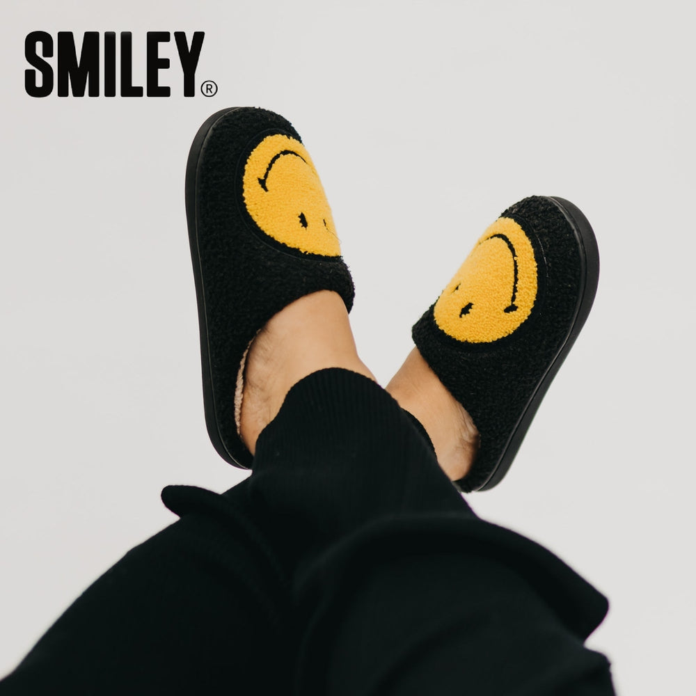 Smiley® x Pretty Simple Original Smiley Slippers