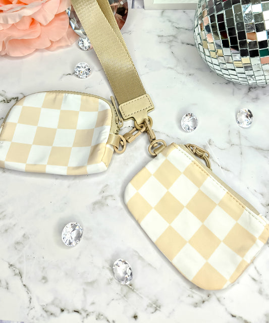 Double pouch wristlet in beige checkered