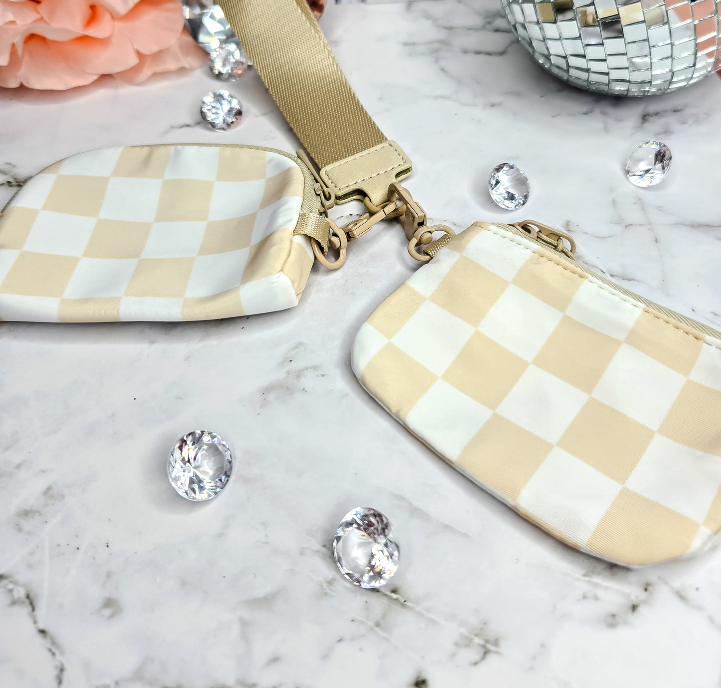 Double pouch wristlet in beige checkered