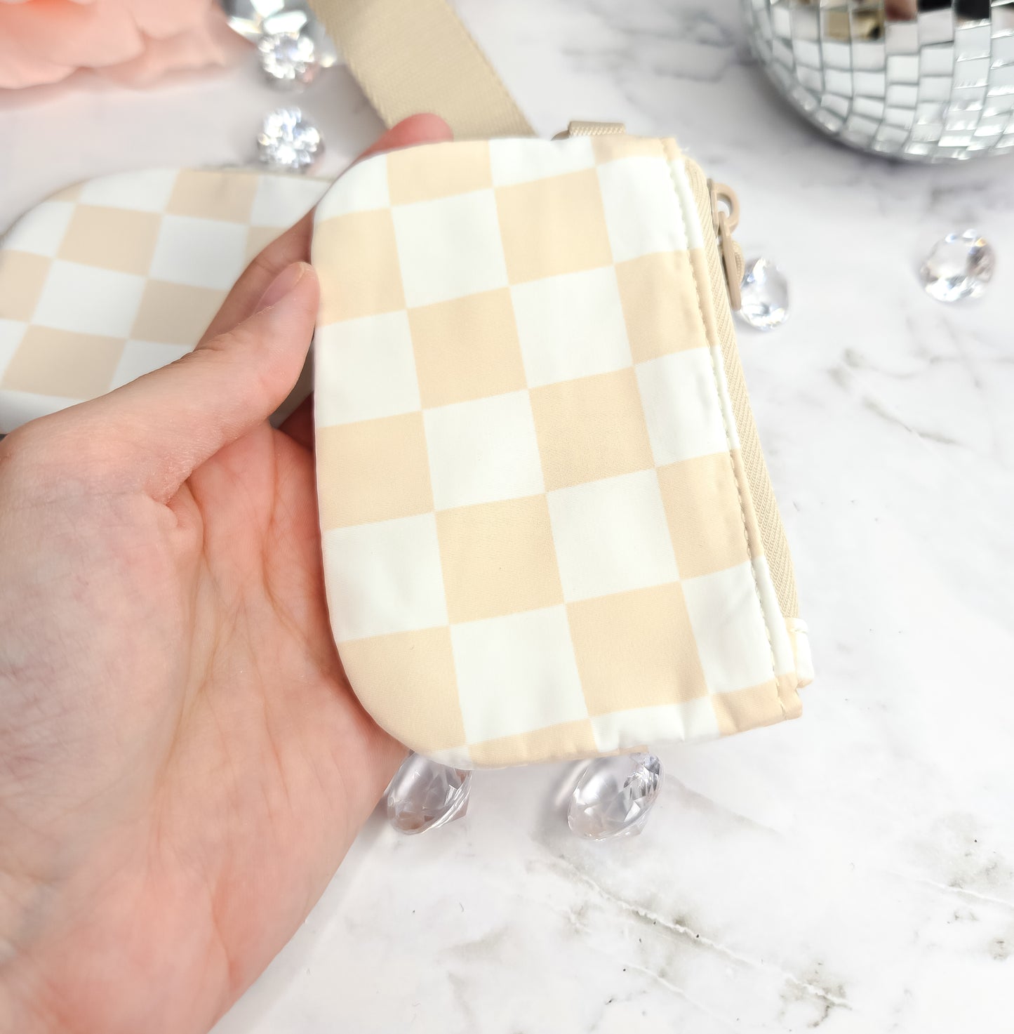 Double pouch wristlet in beige checkered