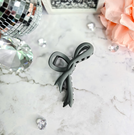 Bow era claw clip- the grey stuff(IYKYK)