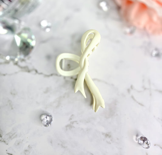 Bow era hair claw clip- vanilla cupcake
