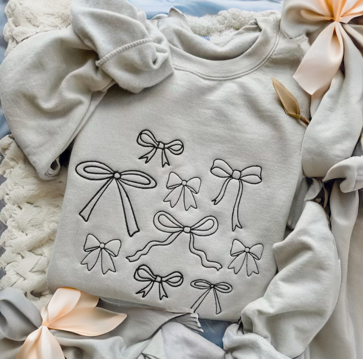 Bow collage embroidered sweatshirt